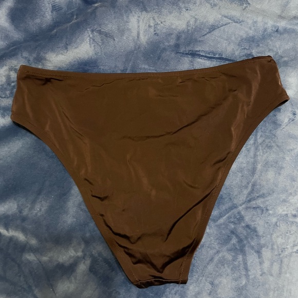 High waist black cheeky bottoms - Picture 2 of 3